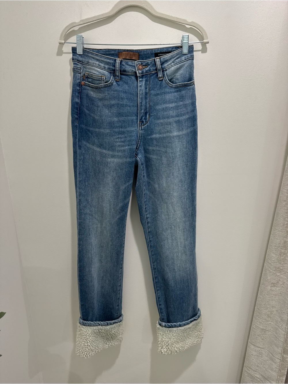 Judy Blue JB88890 High Waist Shearling Cuff Straight Leg Jeans Size 3/26 - Picture 2 of 9